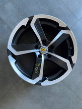 Load image into Gallery viewer, 1x Alufelge 18 Zoll 8.5" 5x120 35ET Glanz Schwarz 12035726BG BMW 120 Rim Wheel FEL4524501180pw