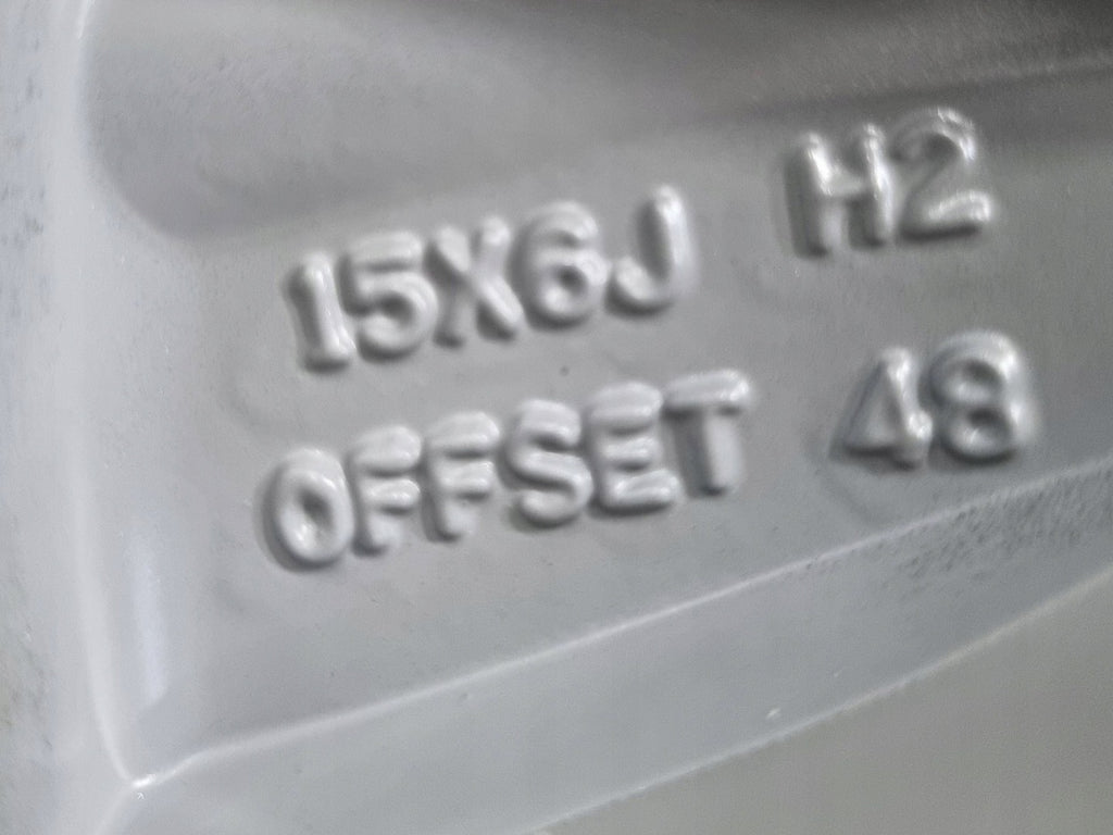 1x Alufelge 15 Zoll 6.0" 4x100 48ET Glanz Silber 52910-K7100 Hyundai I10 I20 FEL1394508324gc