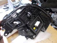 Laden Sie das Bild in den Galerie-Viewer, Frontscheinwerfer Mercedes-Benz W213 A2139066604 LED Rechts Headlight SCH8457440550jl