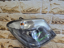 Laden Sie das Bild in den Galerie-Viewer, Frontscheinwerfer Mercedes-Benz Sprinter A9068203261 ADQ02HL41EJ01103022 Rechts SCH1098334086iu