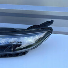 Load image into Gallery viewer, Frontscheinwerfer Hyundai Kona J9600D52L Ein Stück (Rechts oder Links) Headlight SCH1162782292fy