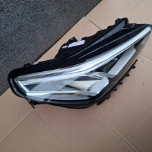 Laden Sie das Bild in den Galerie-Viewer, Frontscheinwerfer BMW X1 5A9A222-01 Rechts Scheinwerfer Headlight SCH3735698779qp