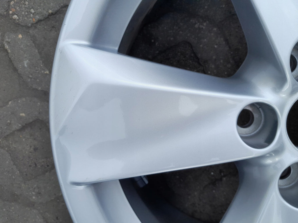 1x Alufelge 17 Zoll 7.0" 5x114.3 35ET Glanz Silber PZ406-X3671-ZC Lexus FEL5459272980il