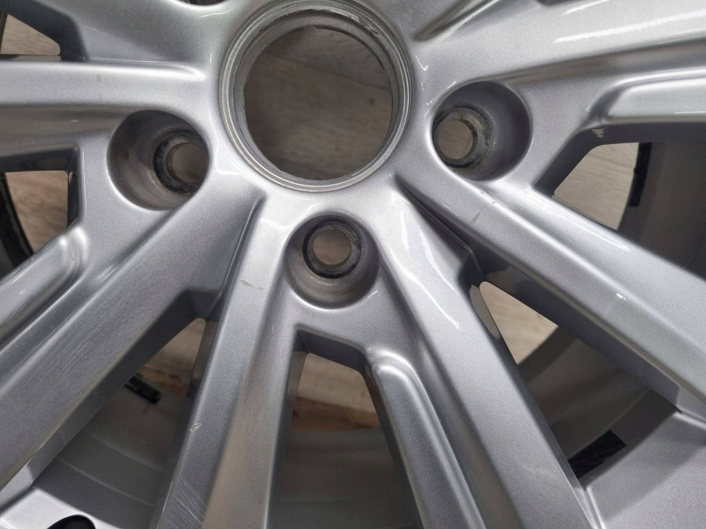 1x Alufelge 16 Zoll 6.5" 5x112 33ET Glanz Silber 7N5601025F Seat Alhambra FEL4644640909hy