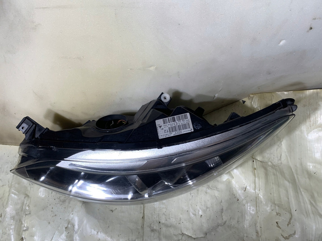 Frontscheinwerfer Renault Captur 260600698R 030128121100 Links Headlight SCH9729309231qa