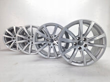 Laden Sie das Bild in den Galerie-Viewer, 4x Alufelge 18 Zoll 8.0" 5x112 29ET Glanz Silber 4N0601025A Audi D5 Rim Wheel FEL4693708373mp