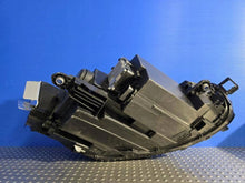 Laden Sie das Bild in den Galerie-Viewer, Frontscheinwerfer VW Passat 3J1941005 LED Links Scheinwerfer Headlight SCH1433108093ny