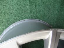 Laden Sie das Bild in den Galerie-Viewer, 1x Alufelge 18 Zoll 8.5&quot; 5x112 41ET Glanz Silber 3V0601025 Skoda Superb Iii