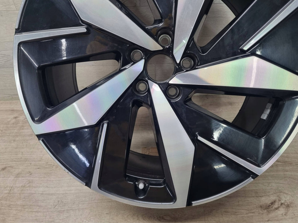 1x Alufelge 20 Zoll 9.0" 5x112 42ET Glanz Silber 11A601025J VW Id.4 Rim Wheel FEL7433250669lp