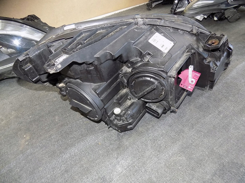 Frontscheinwerfer Mercedes-Benz W246 A2468207761 Xenon Rechts oder Links