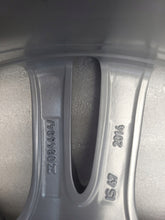 Load image into Gallery viewer, 1x Alufelge 18 Zoll 8.5" 5x120 47ET Glanz Silber 7845881 MA-DAR81 BMW 3 F31 FEL2393592087ow