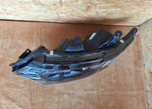 Laden Sie das Bild in den Galerie-Viewer, Frontscheinwerfer Mitsubishi Outlander III 8301D3-31 LED Links Headlight