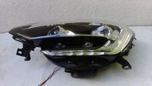 Laden Sie das Bild in den Galerie-Viewer, Frontscheinwerfer Renault Megane IV 260603157R LED Links Scheinwerfer Headlight