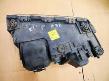 Load image into Gallery viewer, Frontscheinwerfer BMW E38 8352022 Xenon Rechts Scheinwerfer Headlight SCH3120825322rc