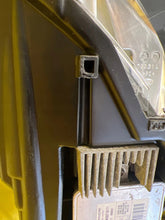 Laden Sie das Bild in den Galerie-Viewer, Frontscheinwerfer Audi A1 8X0941005 Xenon Ein Stück (Rechts oder Links) SCH2763608552gf