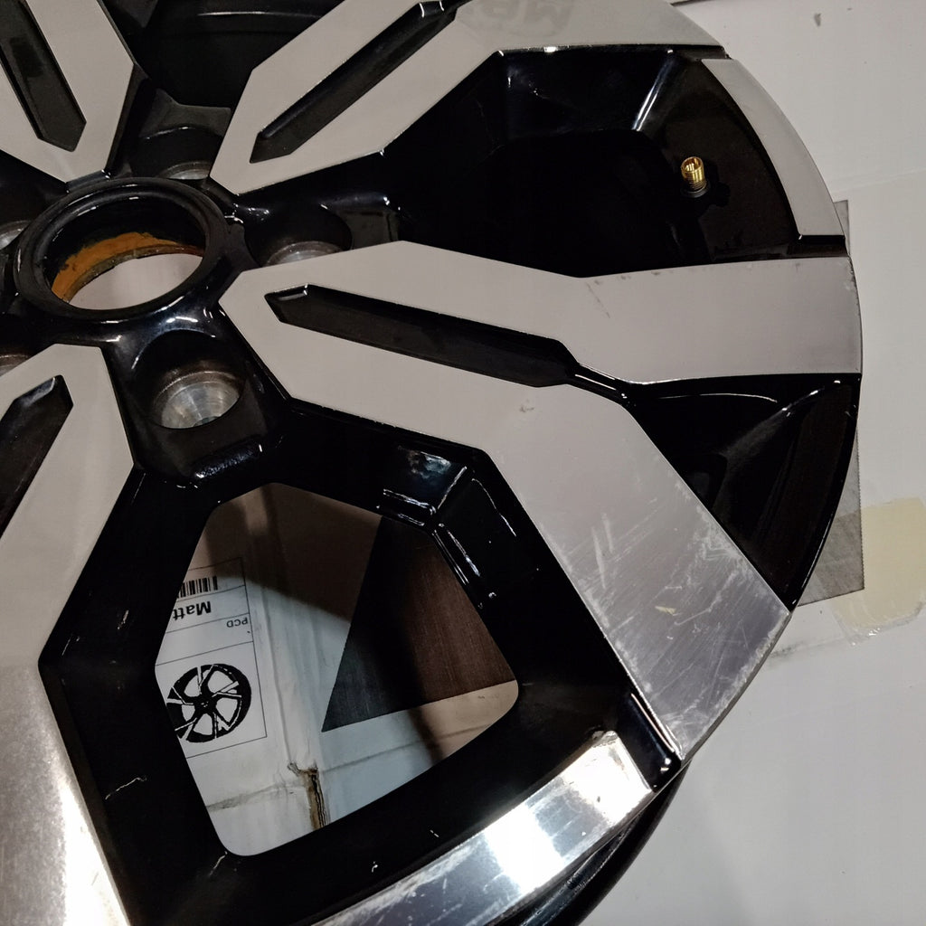 1x Alufelge 17 Zoll 6.5" 5x114.3 50ET 403005180R Dacia Rim Wheel