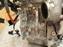 Laden Sie das Bild in den Galerie-Viewer, Motor BMW F40 B38115A 1.5 Benzin Engine Komplett