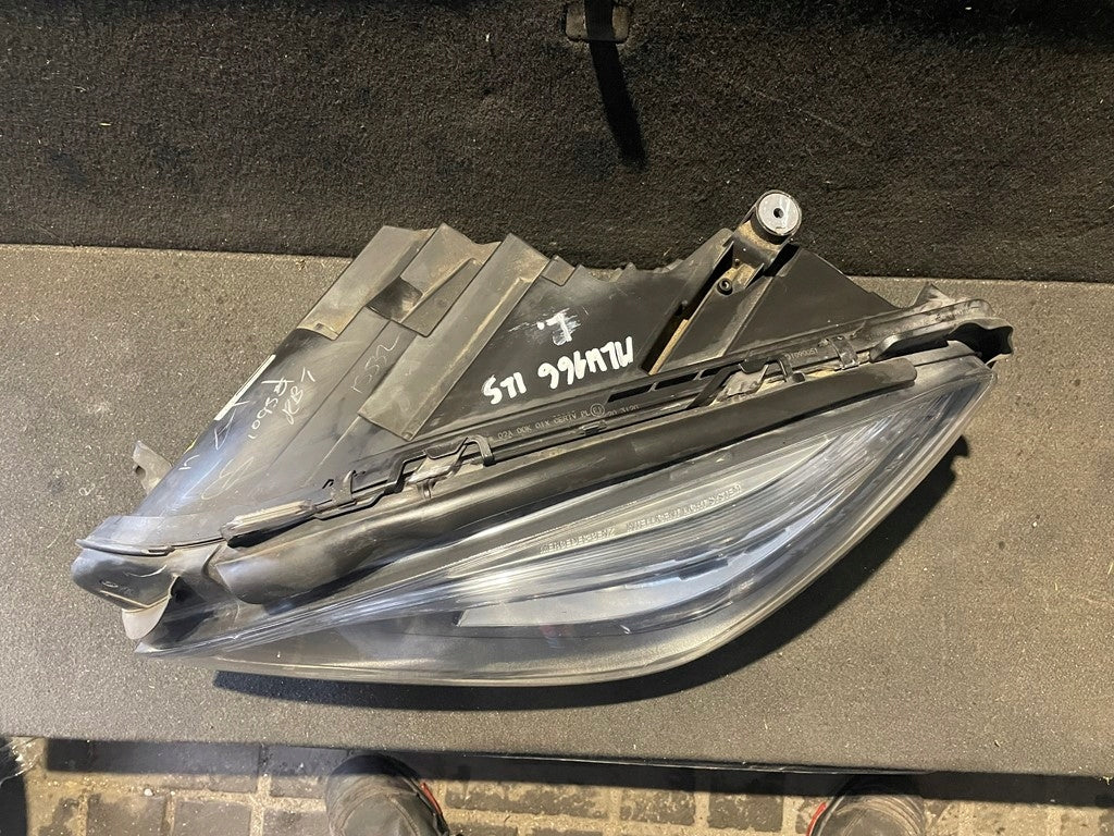 Frontscheinwerfer Mercedes-Benz W166 A1668202259 XENON Links Headlight