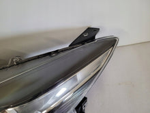 Load image into Gallery viewer, Frontscheinwerfer Mazda 3 Bm BACS-51040 Ein Stück (Rechts oder Links) Headlight