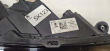 Laden Sie das Bild in den Galerie-Viewer, Frontscheinwerfer Skoda Fabia 6VB941016A LED Rechts Scheinwerfer Headlight