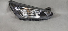 Load image into Gallery viewer, Frontscheinwerfer Ford Focus MX7B-13E014-CE LED Rechts Scheinwerfer Headlight SCH3230438952qv