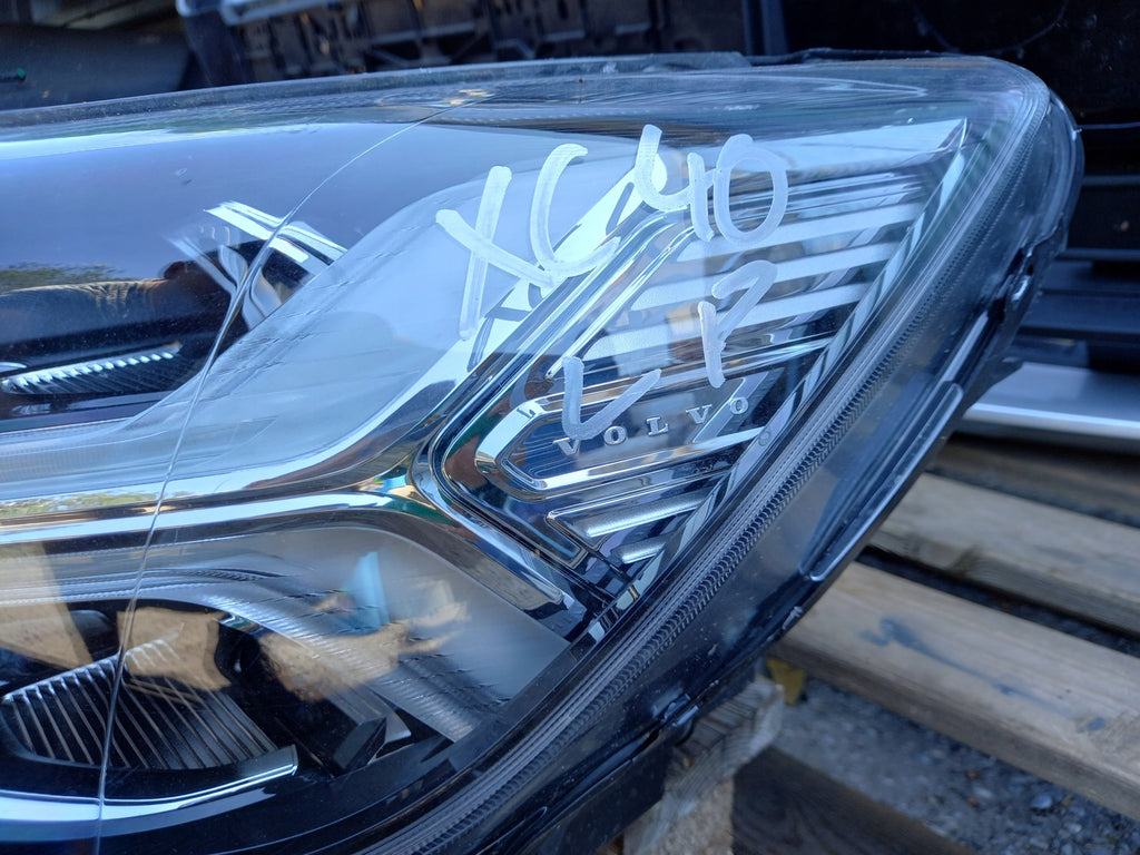 Frontscheinwerfer Volvo Xc40 32342525 32342524 LED Ein Stück (Rechts oder Links) SCH2933600006zg