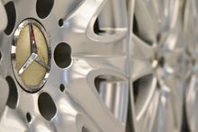 Load image into Gallery viewer, 4x Alufelge 18 Zoll 8.0" 5x112 41ET Glanz Silber A2224010902 Mercedes-Benz FEL2137737712ve