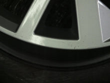 Laden Sie das Bild in den Galerie-Viewer, 1x Alufelge 17 Zoll 7.0&quot; 5x112 45ET Glanz Silber 5E0601025 Skoda Rim Wheel