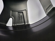 Laden Sie das Bild in den Galerie-Viewer, 1x Alufelge 17 Zoll 7.5&quot; 5x108 44ET Glanz Schwarz 9835057580 Peugeot 308