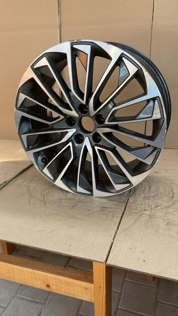 1x Alufelge 19 Zoll 8.5" 5x112 40ET Glanz 4K0601025BD Audi A6 Mg Rim Wheel FEL6076611009jv
