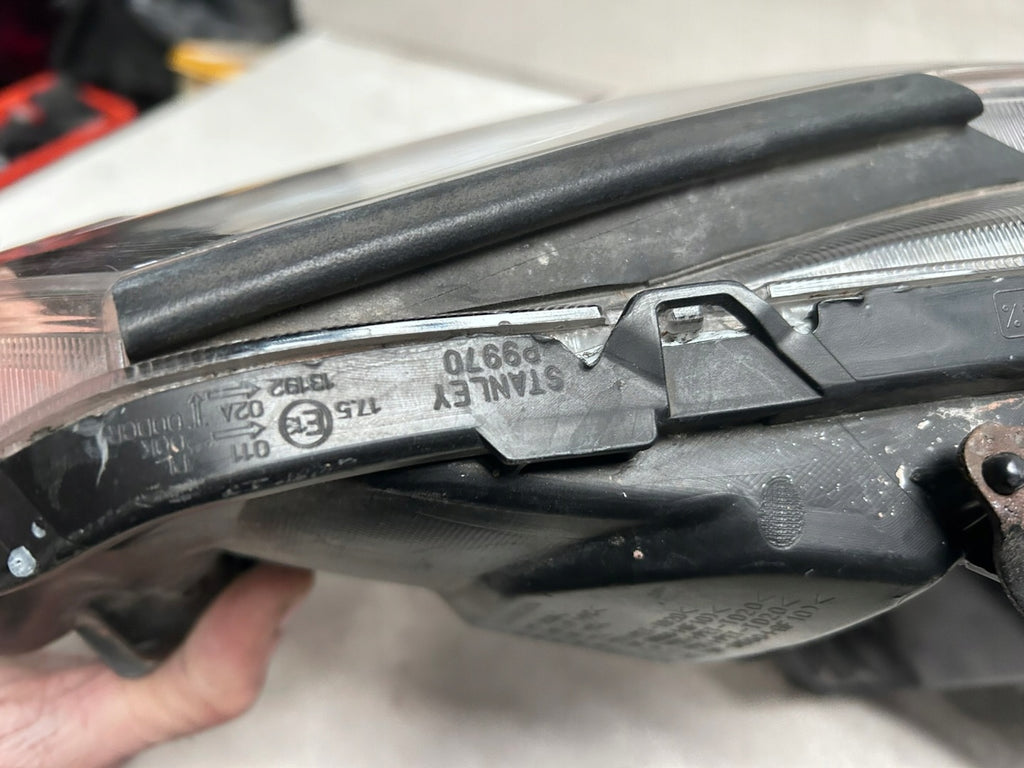 Frontscheinwerfer Honda Accord Xenon Rechts Scheinwerfer Headlight SCH9027982401vn