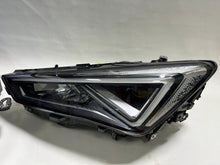 Load image into Gallery viewer, Frontscheinwerfer Seat Tarraco 5FJ941008D 5FJ941007D LED Rechts oder Links