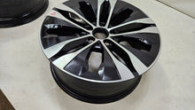 Laden Sie das Bild in den Galerie-Viewer, 1x Alufelge 18 Zoll 7.5&quot; 5x112 A2064015100 Mercedes-Benz Rim Wheel