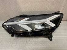 Laden Sie das Bild in den Galerie-Viewer, Frontscheinwerfer Dacia Sandero Jogger 260602561R LED FALSE Headlight SCH6850662246gz