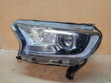 Laden Sie das Bild in den Galerie-Viewer, Frontscheinwerfer Ford Ranger JB3B-13E015 Links Scheinwerfer Headlight