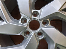 Laden Sie das Bild in den Galerie-Viewer, 1x Alufelge 18 Zoll 7.0" 5x112 43ET Glanz Silber 5NA601025AD VW Tiguan Rim Wheel FEL4005419074bt