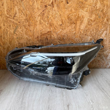 Load image into Gallery viewer, Frontscheinwerfer Toyota Yaris Cross Full LED Ein Satz Scheinwerfer Headlight SCH5572929493wh