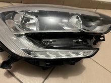 Load image into Gallery viewer, Frontscheinwerfer Renault Megane IV 260102555R LED Rechts Scheinwerfer Headlight