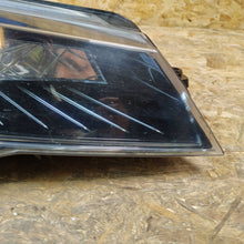 Laden Sie das Bild in den Galerie-Viewer, Frontscheinwerfer Skoda Superb 3V1941016A Xenon Rechts Scheinwerfer Headlight SCH1194427321rj