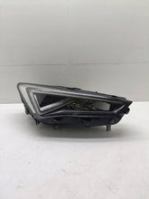 Load image into Gallery viewer, Frontscheinwerfer Seat Tarraco 5FJ941008J Rechts Scheinwerfer Headlight