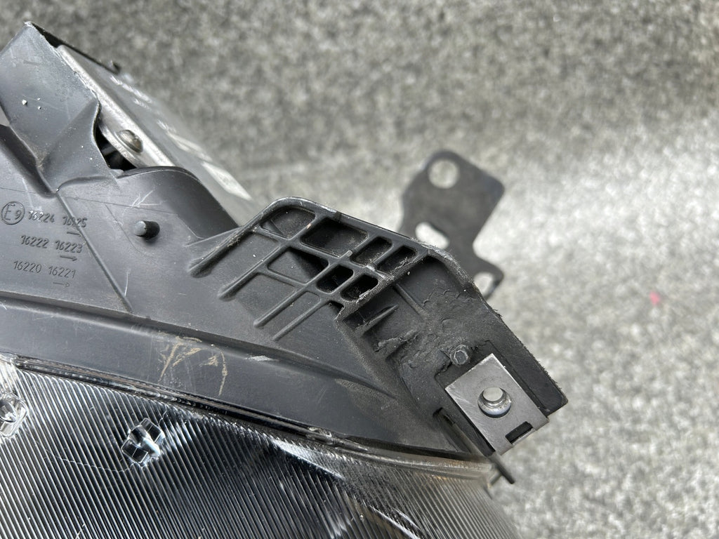 Frontscheinwerfer Ford Kuga I GV41-13D154-EF Bi-Xenon Rechts Headlight SCH3717957810we