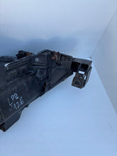 Laden Sie das Bild in den Galerie-Viewer, Frontscheinwerfer Mazda 5 C235-51030 317704066 Ein Stück (Rechts oder Links)