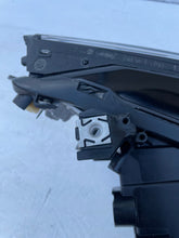 Load image into Gallery viewer, Frontscheinwerfer VW Golf VIII 5H1941005 LED Ein Stück (Rechts oder Links) SCH2591228474sl