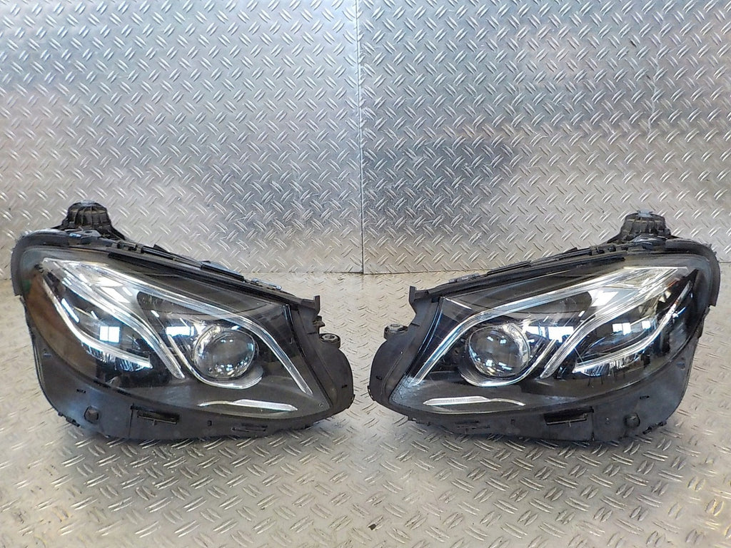 Frontscheinwerfer Mercedes-Benz W213 A2139067506 Ein Stück (Rechts oder Links) SCH9470110985yz