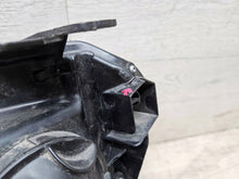 Load image into Gallery viewer, Frontscheinwerfer Ford Ranger Rechts Scheinwerfer Headlight SCH1686681088qu