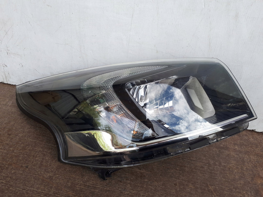 Frontscheinwerfer Opel Vivaro 260104319R Rechts Scheinwerfer Headlight SCH3363731071tb