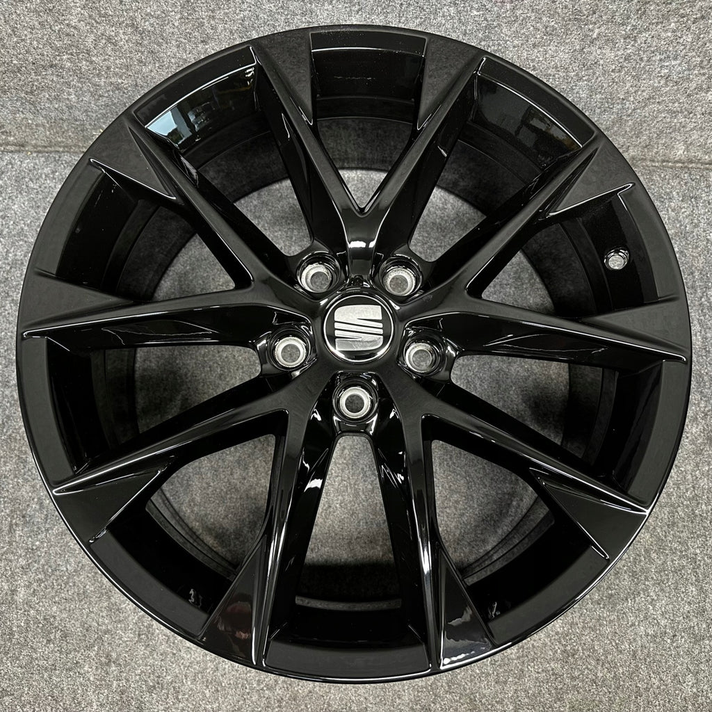 4x Alufelge 18 Zoll 7.5" 5x112 51ET Glanz Schwarz 5F0601025AA Seat Leon FEL2413924910qx