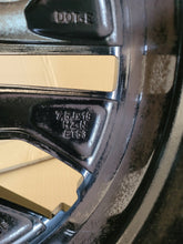 Laden Sie das Bild in den Galerie-Viewer, 1x Alufelge 18 Zoll 7.5" 5x112 53ET Glanz Schwarz A2474012700 Mercedes-Benz W247 FEL4030886290ka