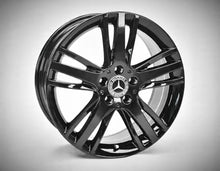 Laden Sie das Bild in den Galerie-Viewer, 1x Alufelge 18 Zoll 7.5&quot; 5x112 52ET A2464012002 Mercedes-Benz Cla C117 Rim Wheel