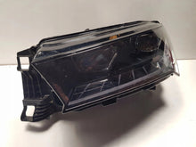 Laden Sie das Bild in den Galerie-Viewer, Frontscheinwerfer Skoda Enyaq IV 5LB941015A LED Links Scheinwerfer Headlight